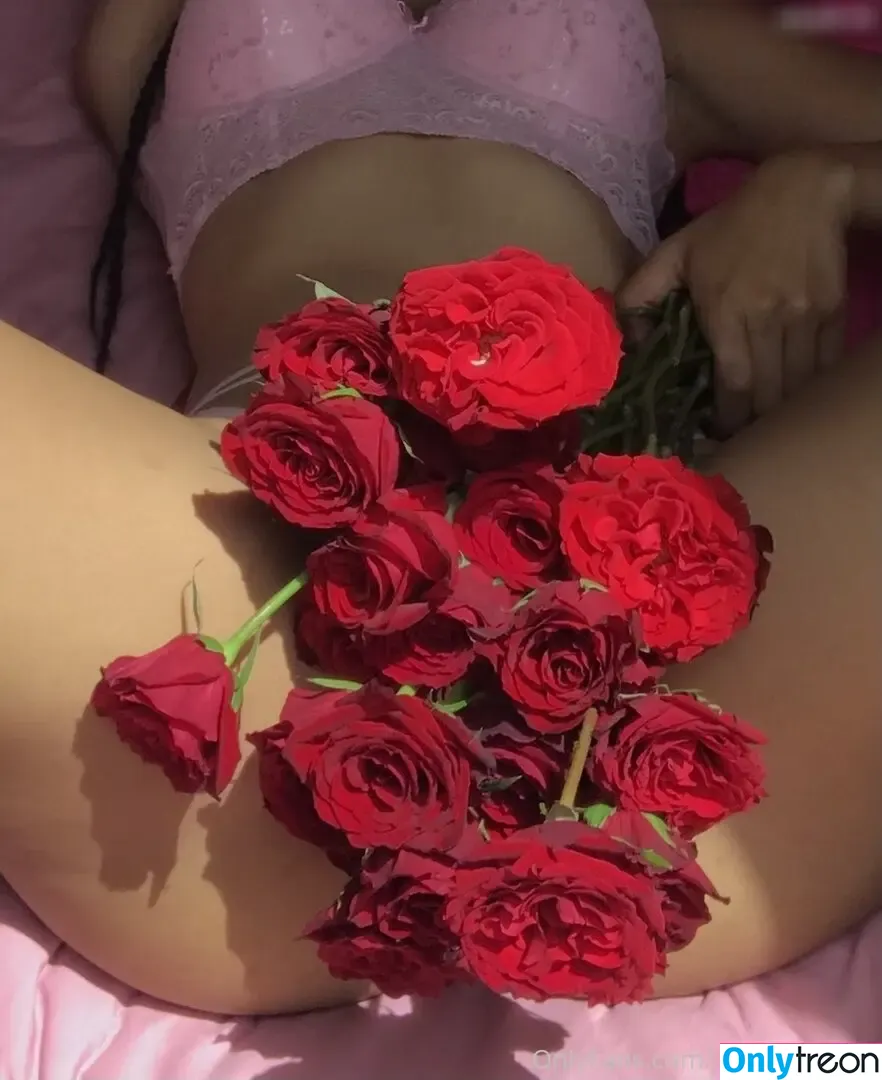 YourAfroBitch nude photo #0387 (Meleessa / melissabarreram / thatafrobitch)