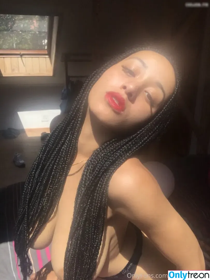 YourAfroBitch nude photo #0424 (Meleessa / melissabarreram / thatafrobitch)