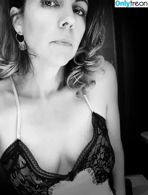 yourfavoritemommy / yrfavemommy nude photo #0001