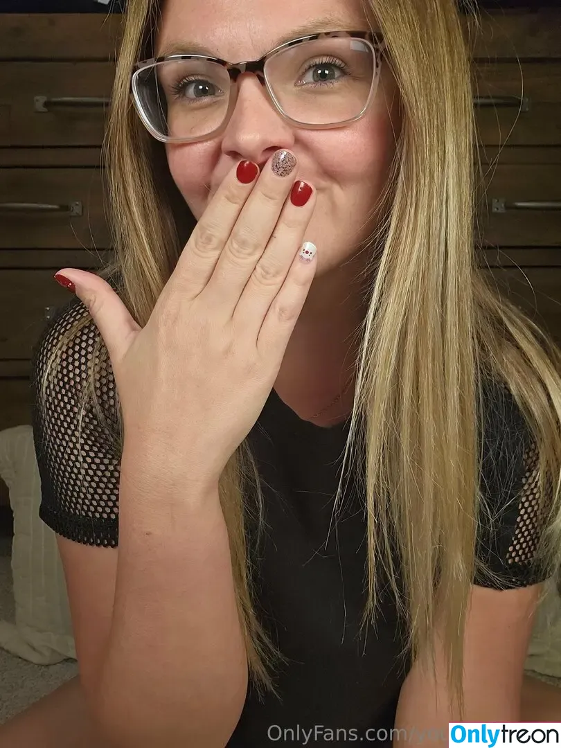 yourhazelmay nude photo #0023 (yhaelmay)