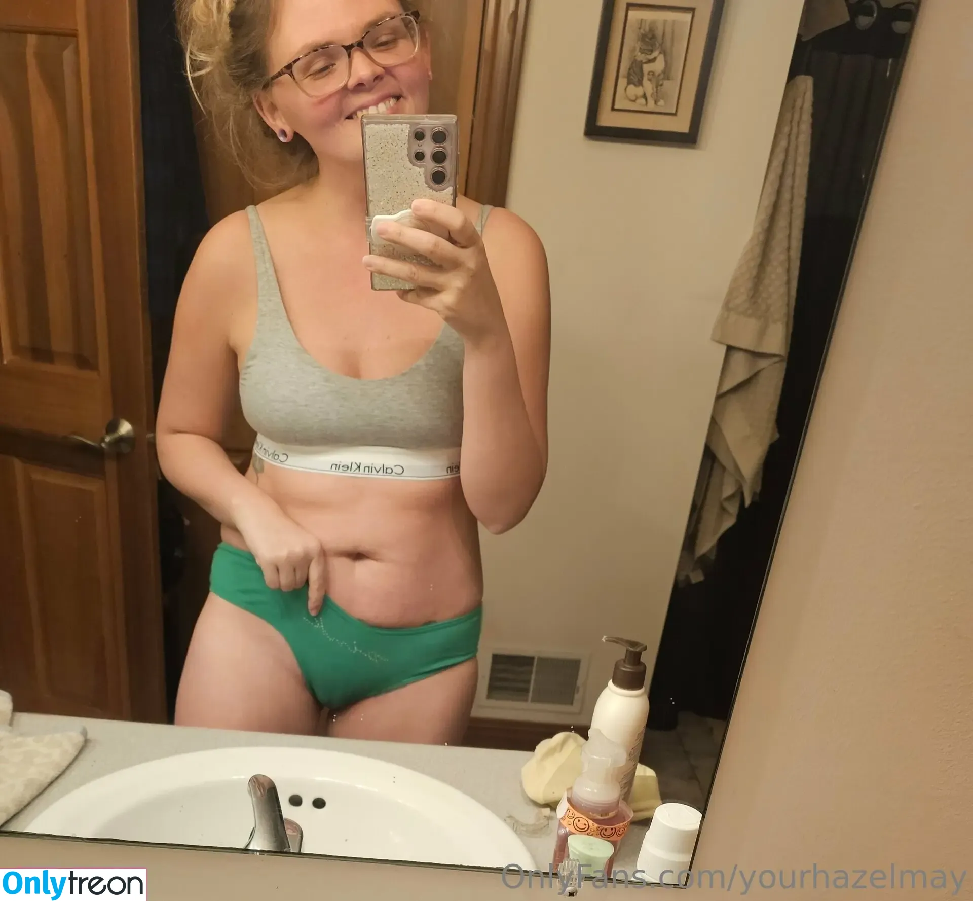 yourhazelmay nude photo #0049 (yhaelmay)