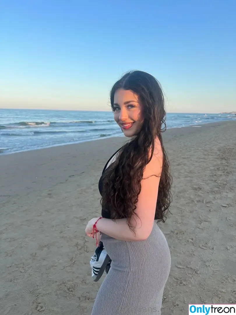 yourlittlenoa nude photo #0202 (thelittlelunaa)