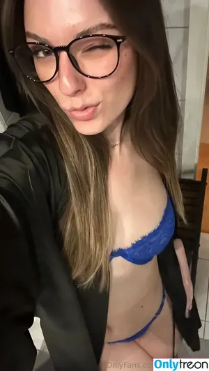 yourmikayla / mikaylajmakeup nude photo #0001