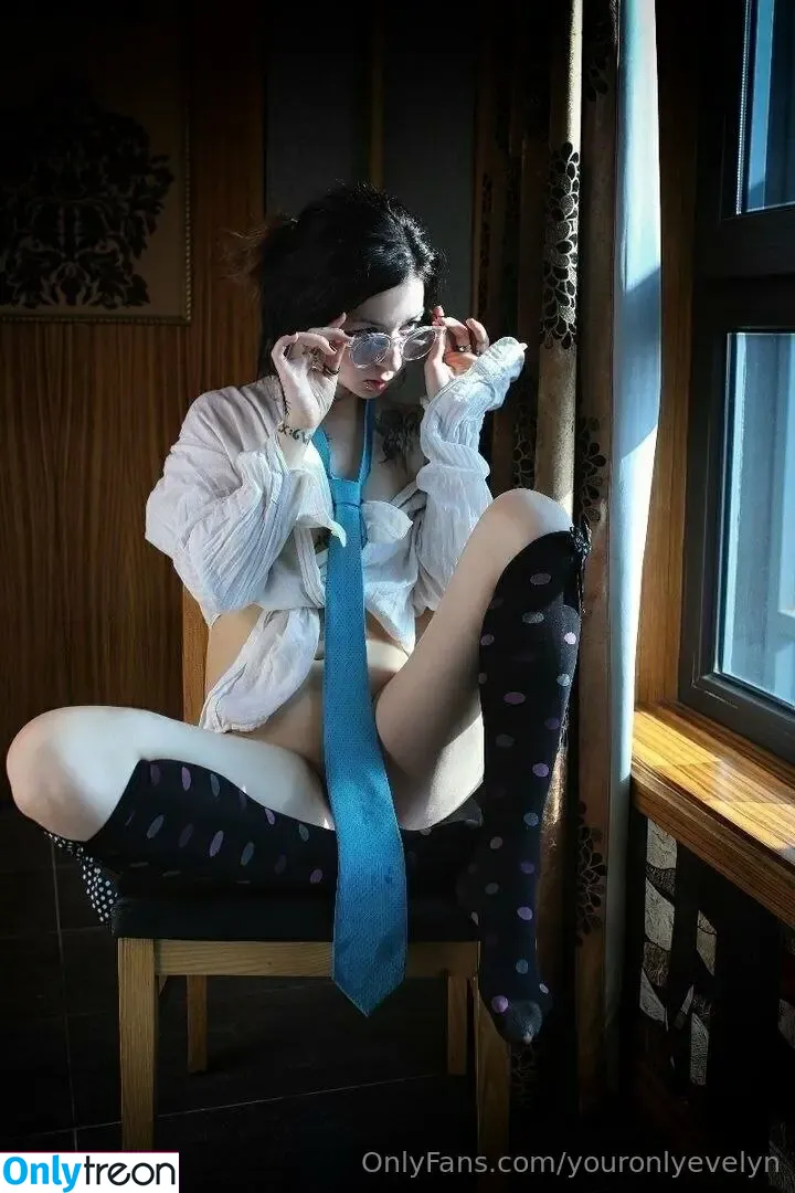 youronlyevelyn nude photo #0170 (youronlyevelyn)