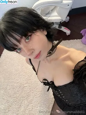 yoursmalldoll1 / yoursmalldoll3 nude photo #0017