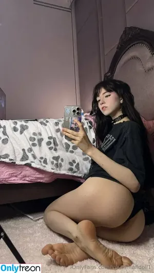 yoursmalldoll1 / yoursmalldoll3 nude photo #0027