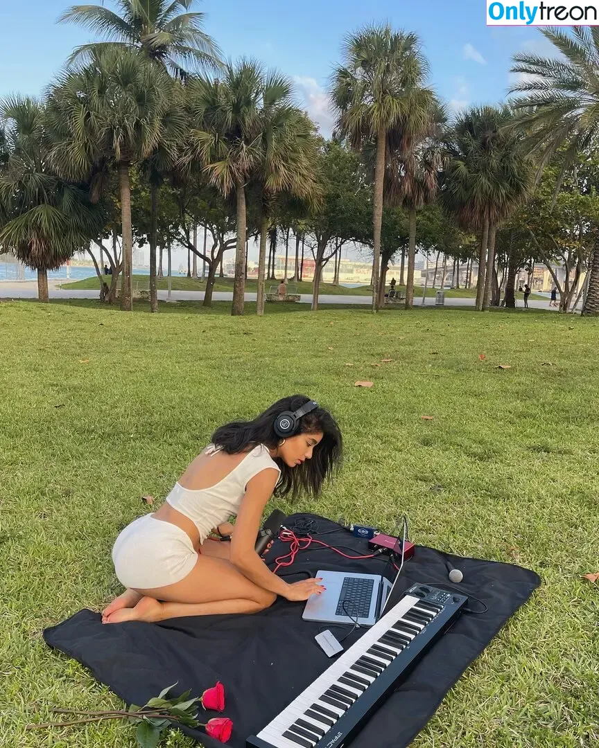 Yovanna Ventura nude photo #0931 (Yoventura / whoisyoventura)