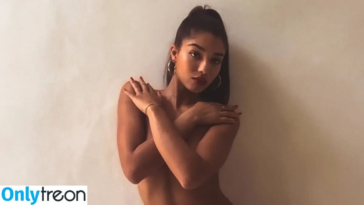 Yovanna Ventura nude photo #0946 (Yoventura / whoisyoventura)