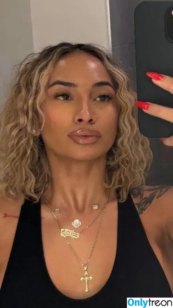 Ysabelle Capitule nude photo #0003 (Ysabellecaps / ysabelleandthecity / ysabellefoxx)