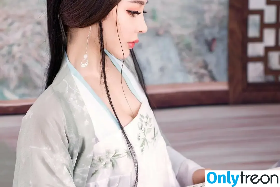 Yuan Herong nude photo #0815 (yuanherong.1229)