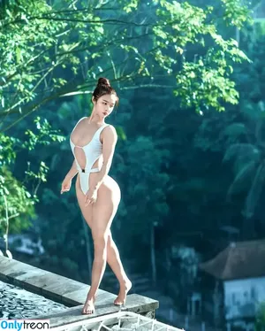 Yuan Herong / yuanherong.1229 nude photo #1224