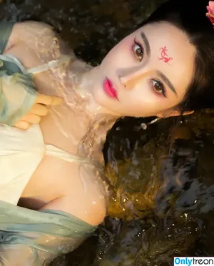 Yuan Herong / yuanherong.1229 nude photo #1305