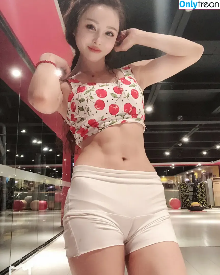 Yuan Herong nude photo #1185 (yuanherong.1229)