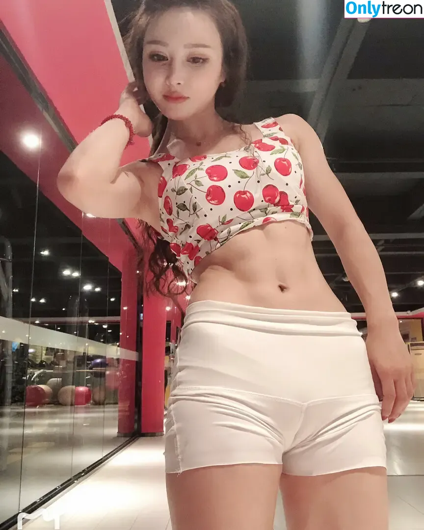 Yuan Herong nude photo #1186 (yuanherong.1229)