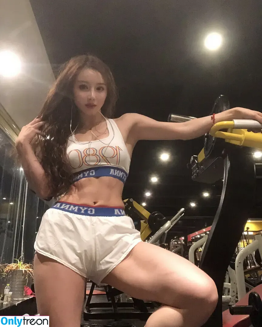 Yuan Herong nude photo #1192 (yuanherong.1229)