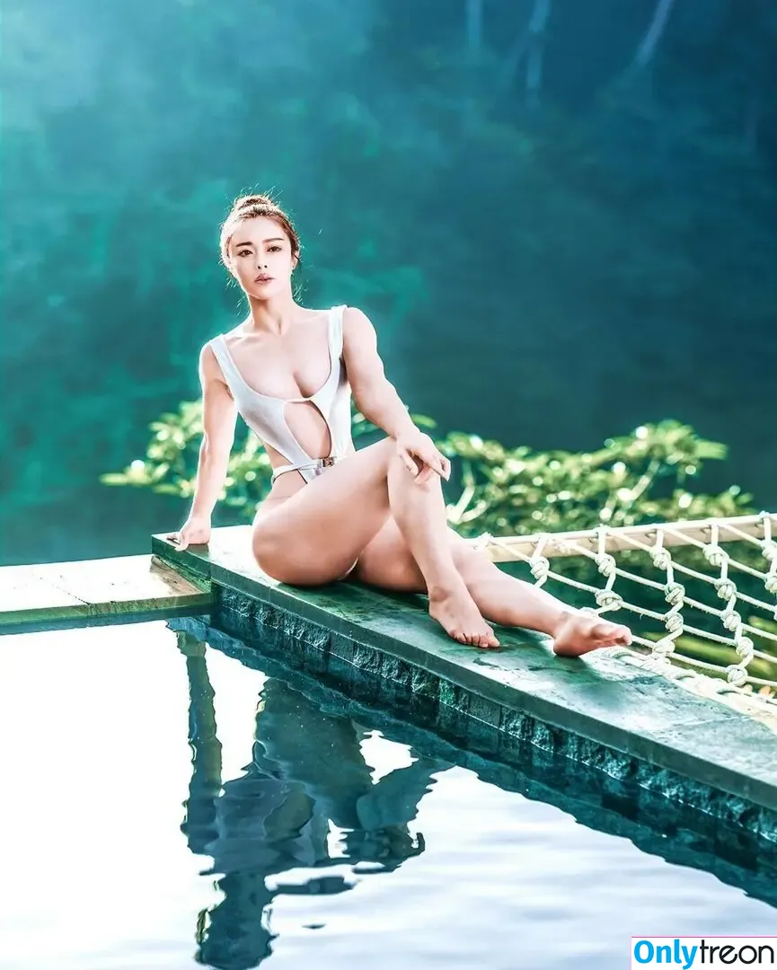 Yuan Herong nude photo #1229 (yuanherong.1229)