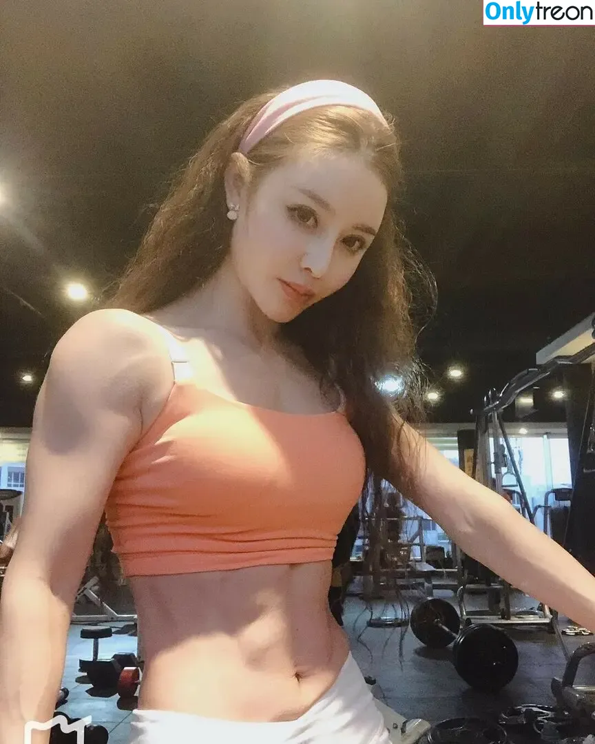Yuan Herong nude photo #1984 (yuanherong.1229)