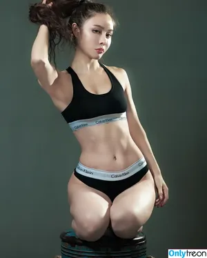 Yuan Herong / yuanherong.1229 nude photo #2683