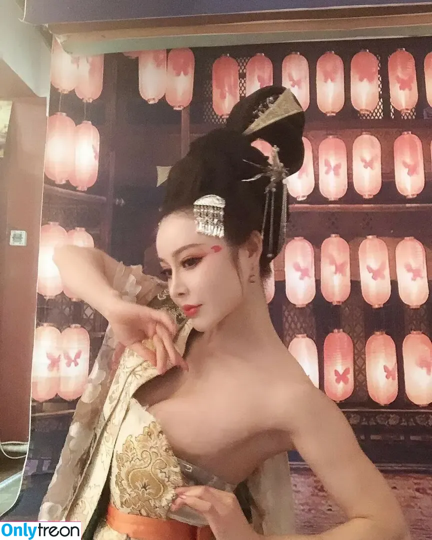 Yuan Herong nude photo #2368 (yuanherong.1229)