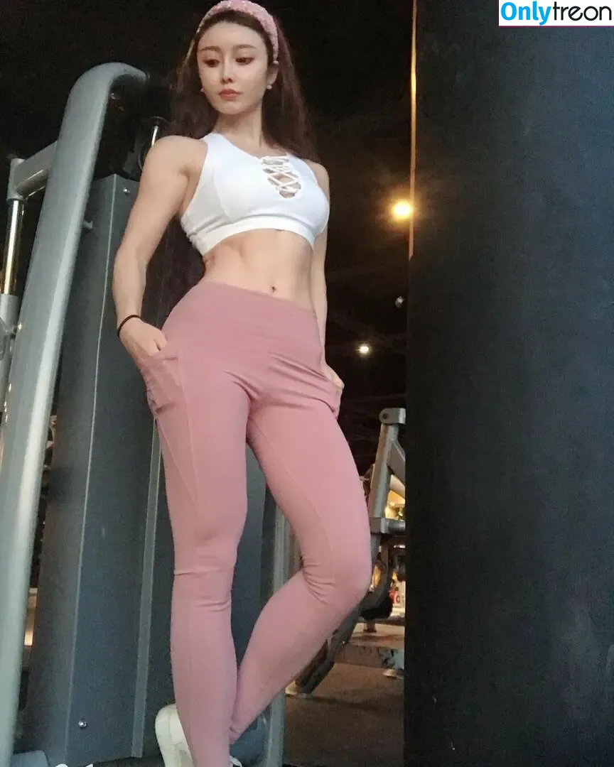 Yuan Herong nude photo #2571 (yuanherong.1229)