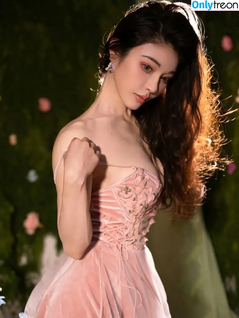 Yuan Herong nude photo #2795 (yuanherong.1229)