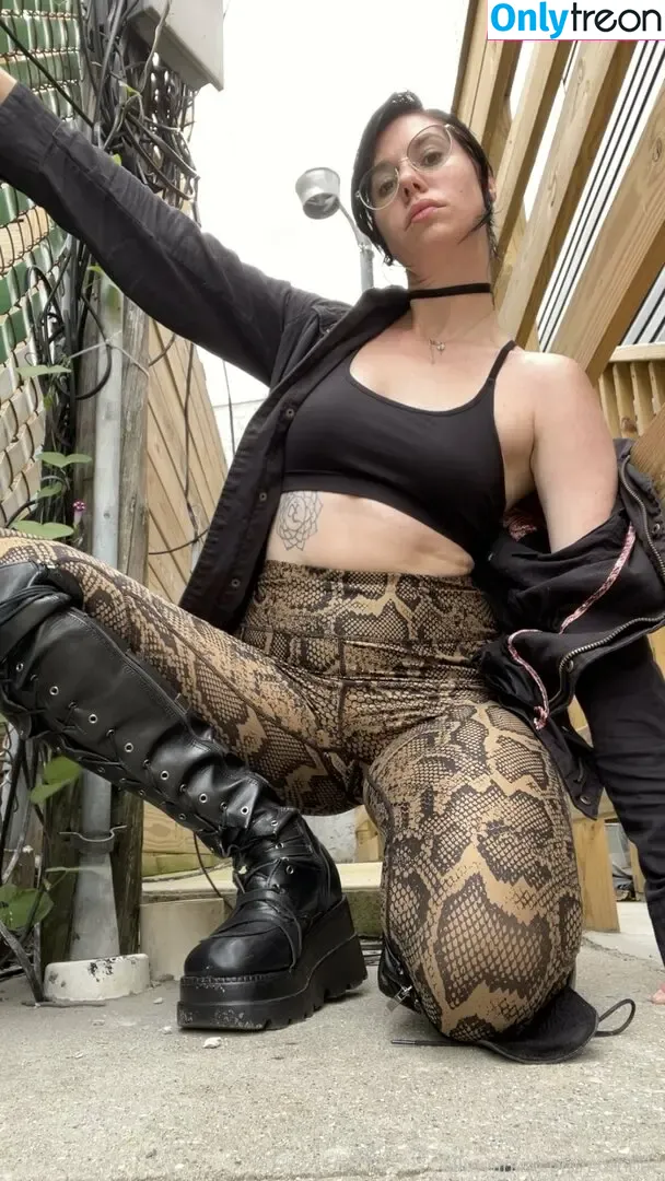 yubaba_yaga nude photo #0411 (yubaba_yaga)