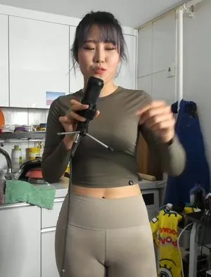 Yuggie_TV / YuggieTV nude photo #0062