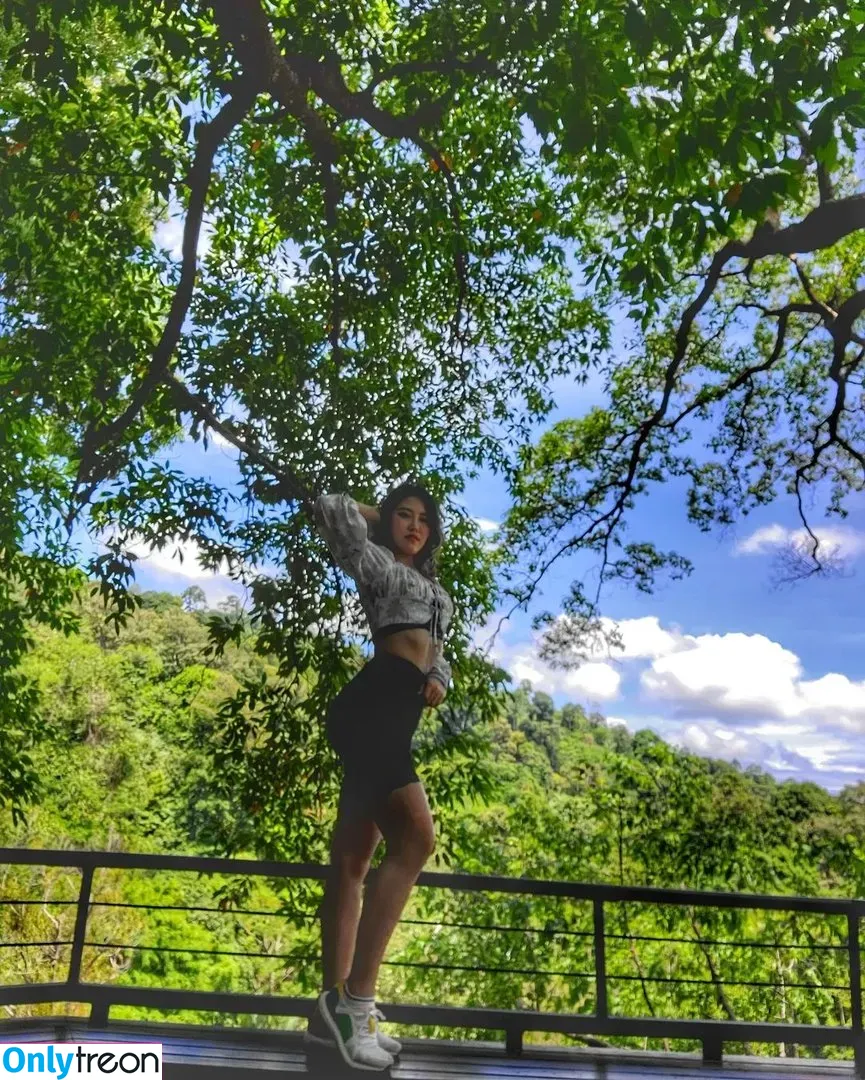 Yuggie_TV nude photo #0021 (YuggieTV)