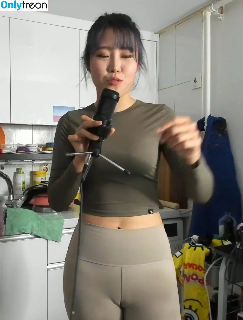 Yuggie_TV nude photo #0062 (YuggieTV)