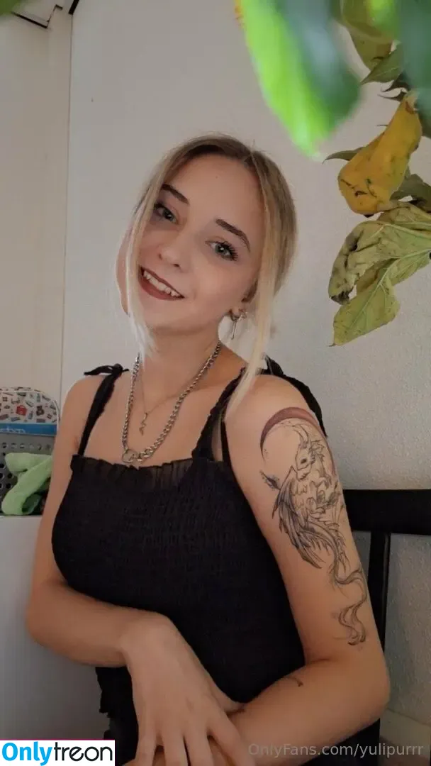 yulipurrr nude photo #0039 (yulipurr)
