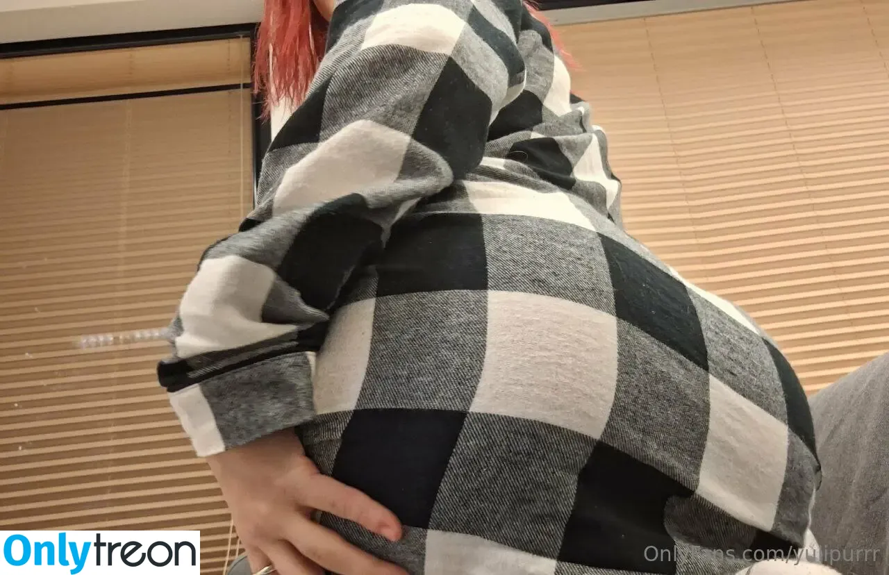 yulipurrr nude photo #0050 (yulipurr)