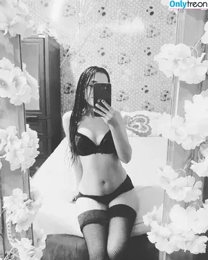 Yumeiri Salinas / miris_salinas nude photo #0002