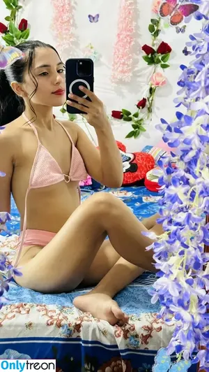 Yumeiri Salinas / miris_salinas nude photo #0010