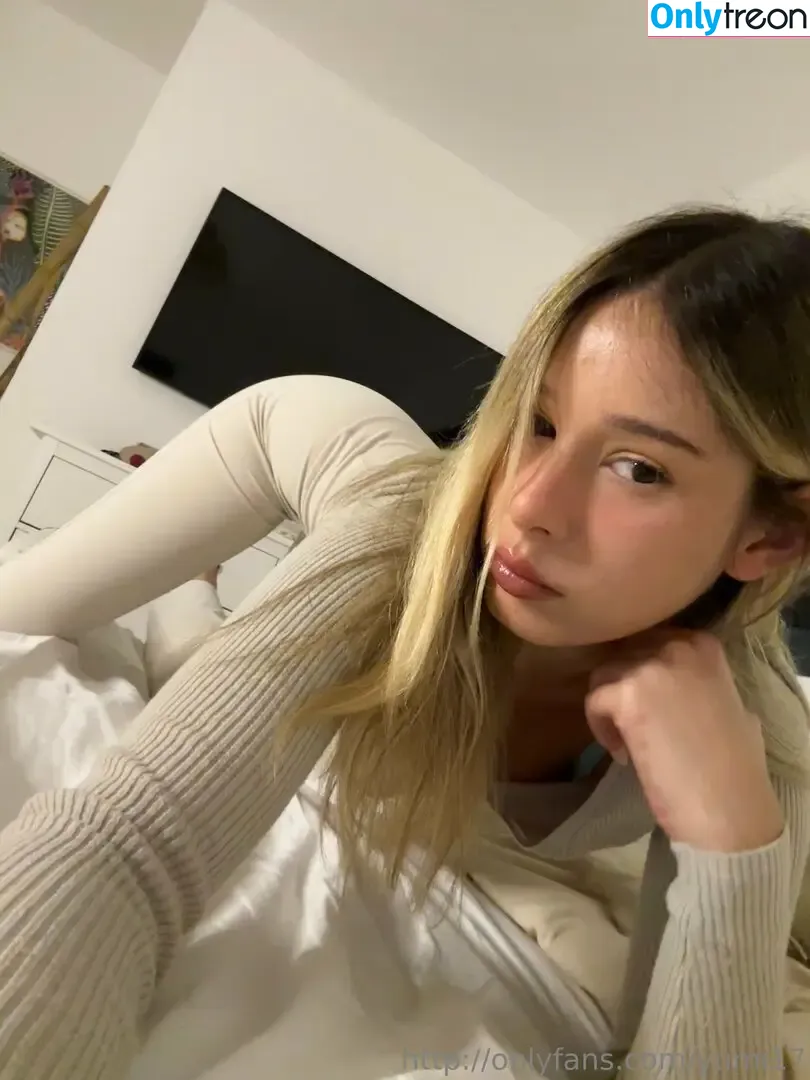 Yumii17 / Sad Mikassa / Aline Borinsky nude photo #0005 (Yumii17)