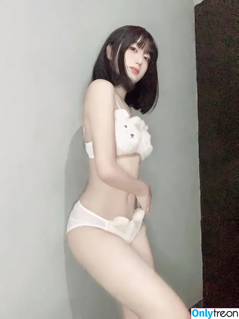 yumimilk69 nude photo #0012 (xx.yumiii / yumii.aika / yuumi69)