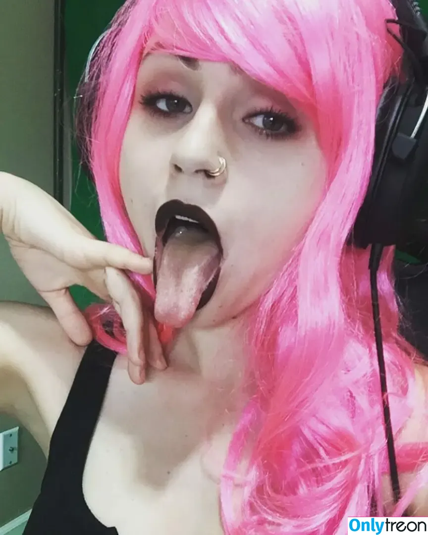 YungMallory nude photo #0043 (join / thahero / yung_mallory)