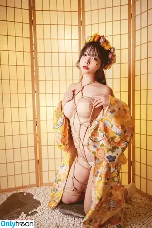 Yuuhuia / aisakanyoko_ nude photo #0234