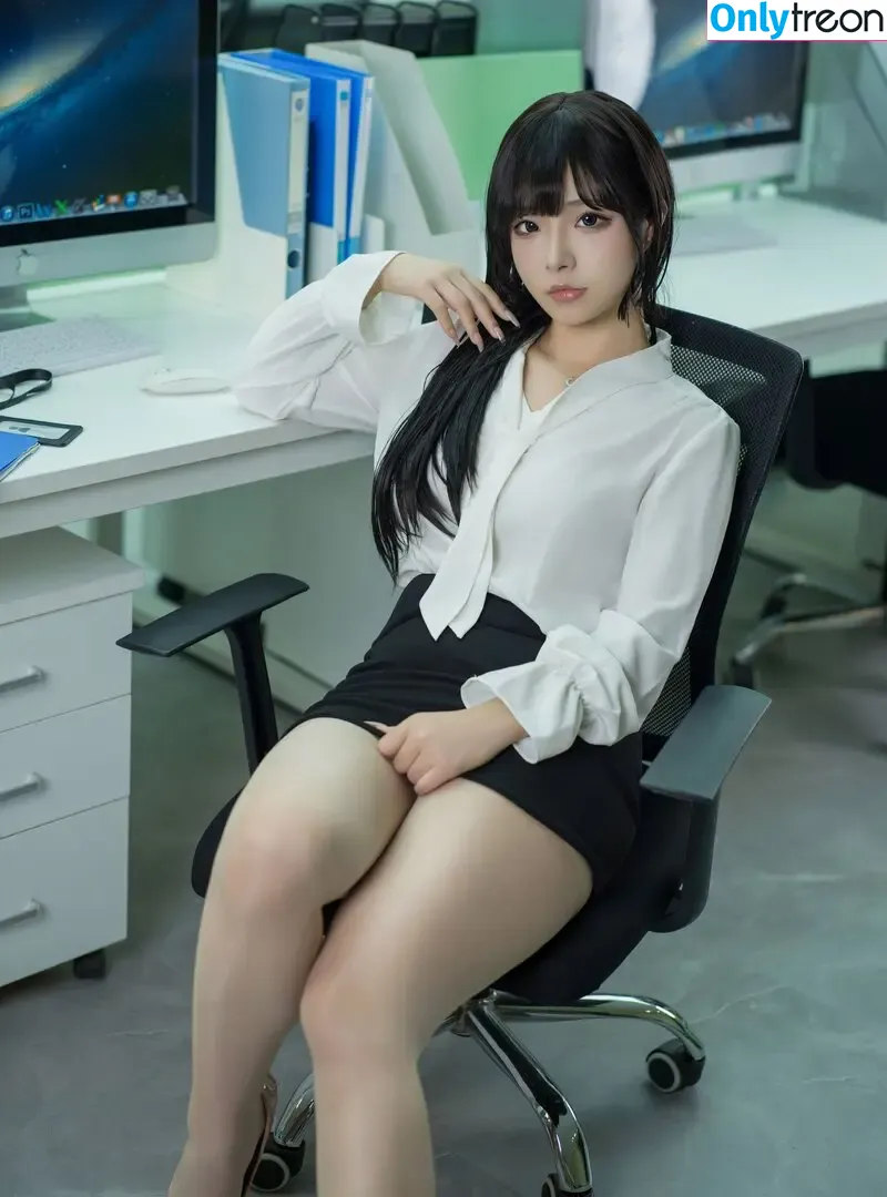 Yuuhuia nude photo #0167 (aisakanyoko_)
