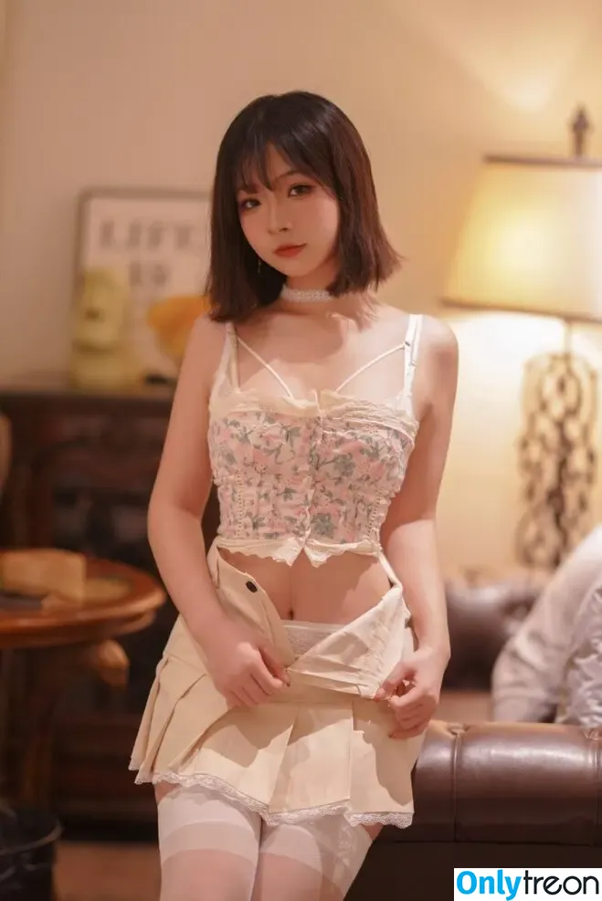 Yuuhuia nude photo #0246 (aisakanyoko_)