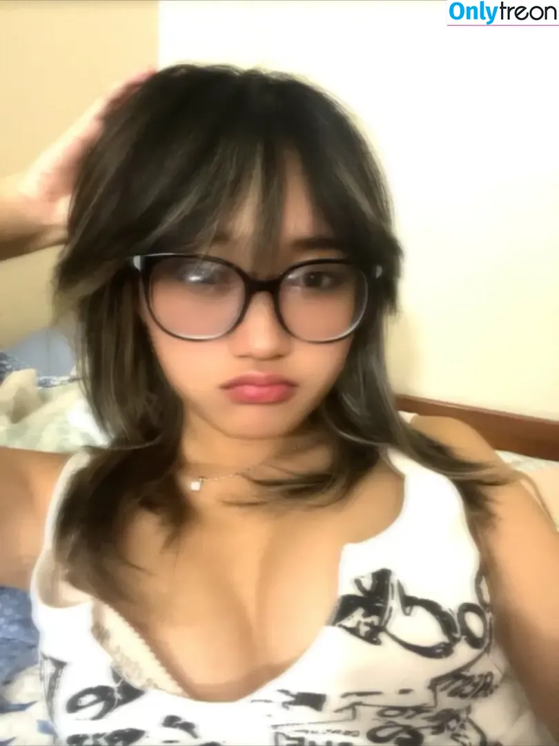 Yuuphobic nude photo #0003 (yubaba_yaga / yuungboi)