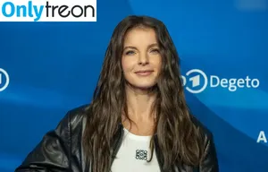 Yvonne Catterfeld / yvonne_catterfeld_offiziell nude photo #0078