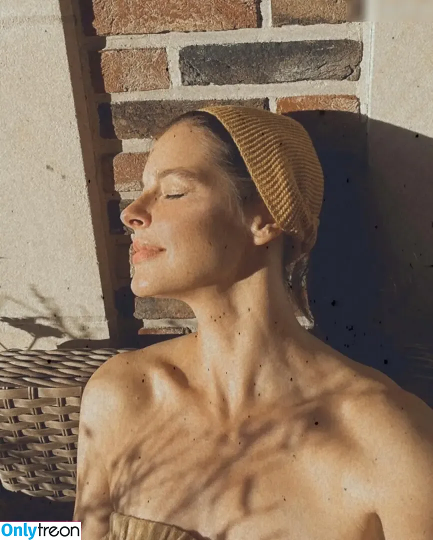 Yvonne Catterfeld nude photo #0100 (yvonne_catterfeld_offiziell)
