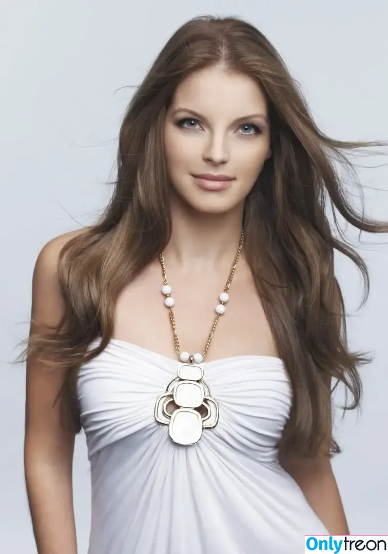 Yvonne Catterfeld nude photo #0113 (yvonne_catterfeld_offiziell)