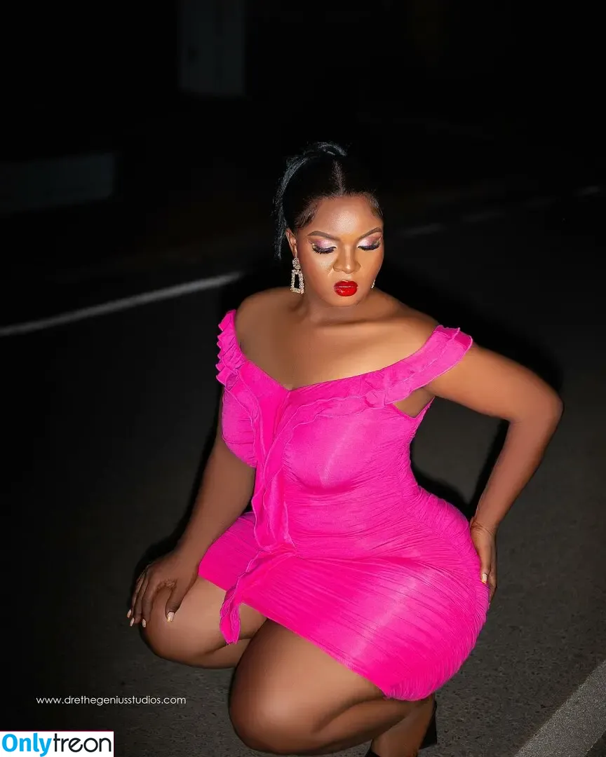 Yvonne Delali nude photo #0001 (yvonnedelali_model / yvonnedelali_model from perfectwrapgh)