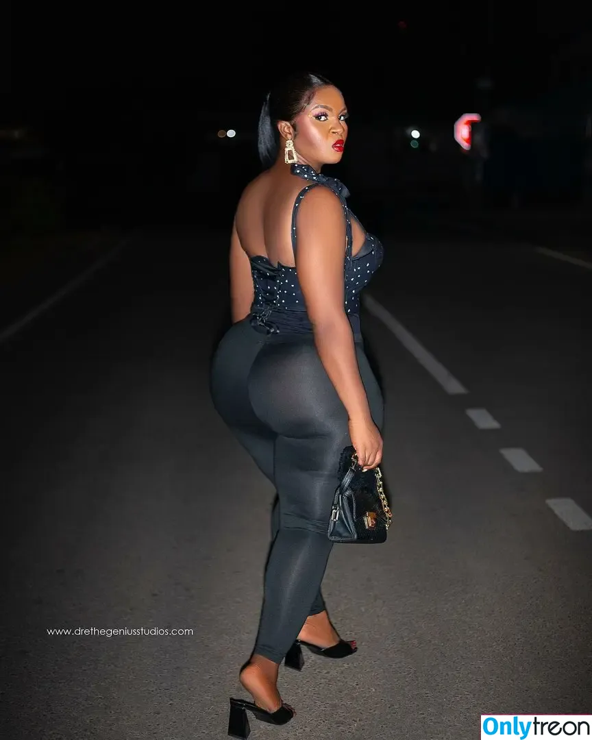 Yvonne Delali nude photo #0005 (yvonnedelali_model / yvonnedelali_model from perfectwrapgh)