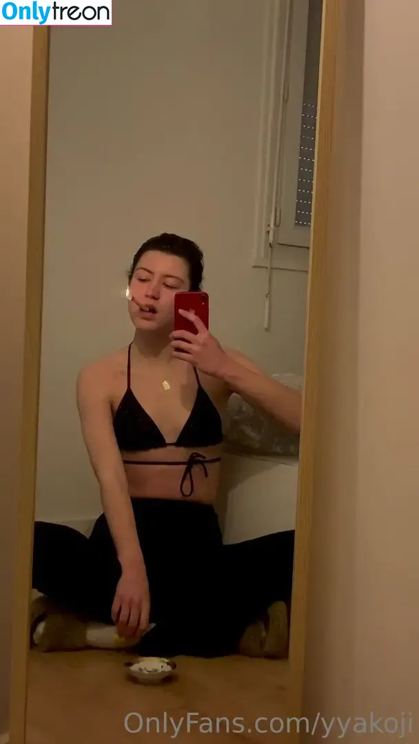 yyakoji nude photo #0016 (yyakoji)