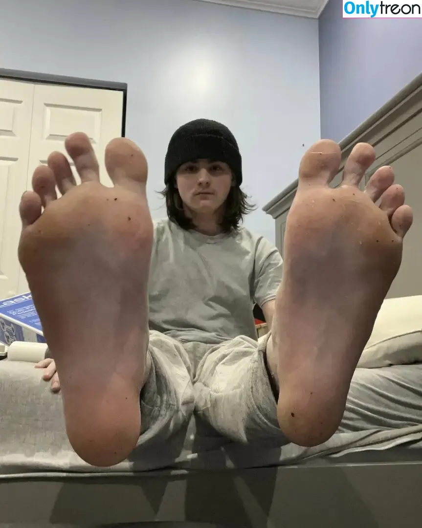 zackfootking nude photo #0002 (realzackfootking / zacklion)