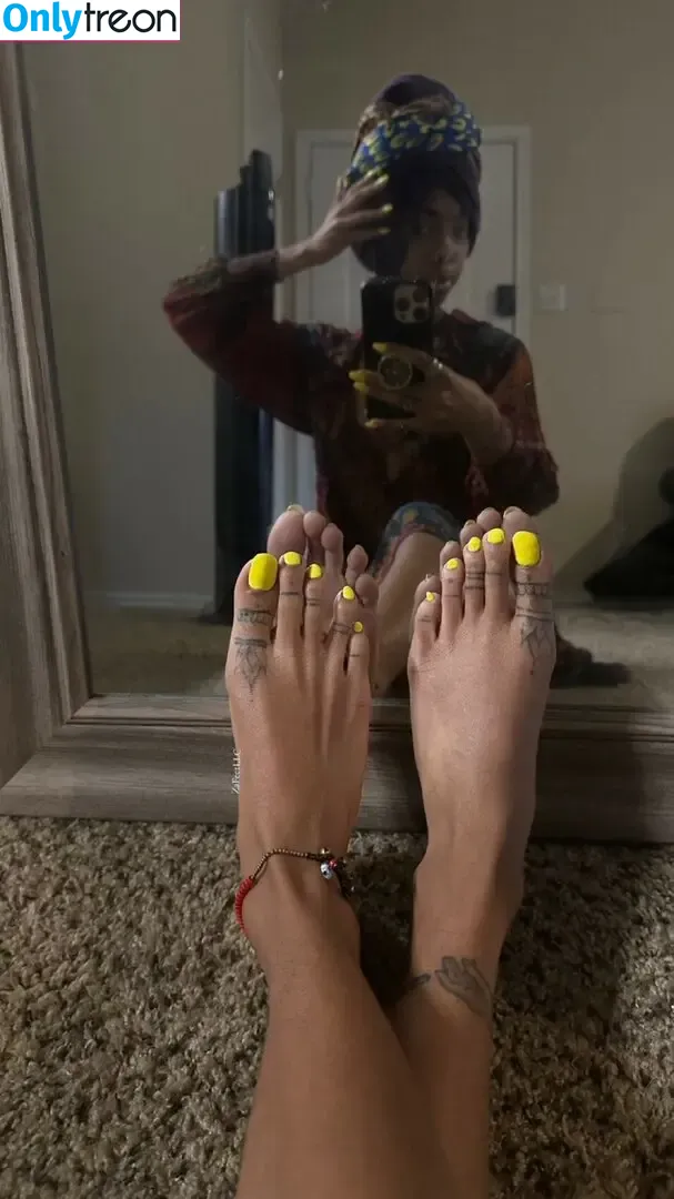 Zafeetllc nude photo #0003 (Zacancerianent / zandrielll)