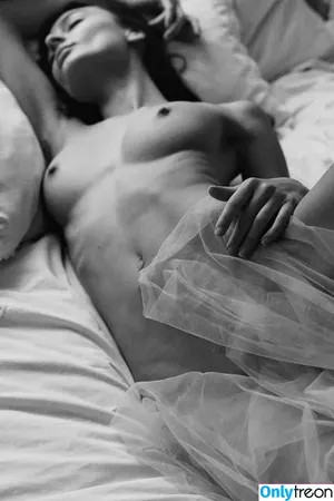 zaharenkoanastasiia / Gvenssye / anastasiiazakharenko nude photo #0057