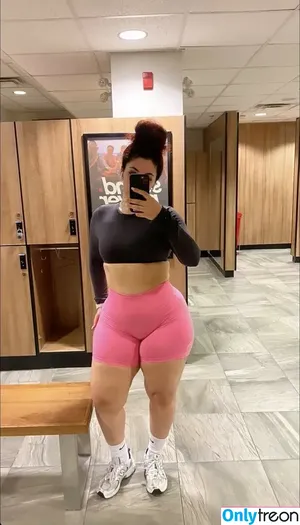 Zainaabb.ab nude photo #0081